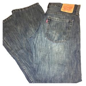 Men’s Levi’s 514 Jeans.